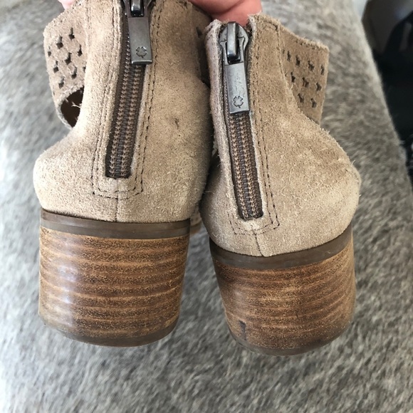 Lucky Brand suede open toe laser cut bootie size 8.5 - Picture 4 of 6